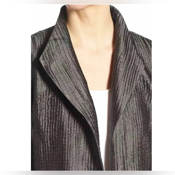 Eileen Fisher Silk Groove Coat in Bark. Size XS - Picture 4 of 10